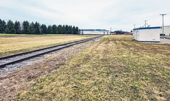 Rail to truck Cross dock Warehousing at Mayfield Ave Image 2